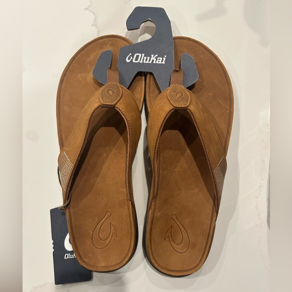NWT size 13 OluKai sandals